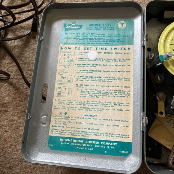 Intermatic Skipper Time Switch Model T171B - Picture 3 of 14